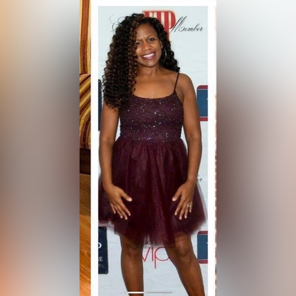 Burgundy Dress. Size M. Worn once - Picture 1 of 1